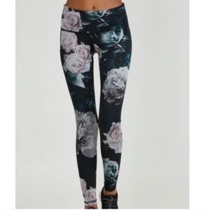 Noli Black Floral High-Waist Leggings with Pale Pink Roses